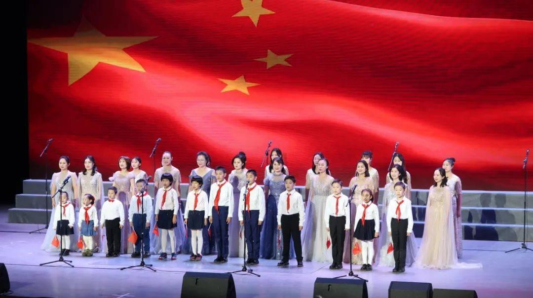 “巧手妆扮 喜迎新春”大武口区妇联开展美妆技能培训活动